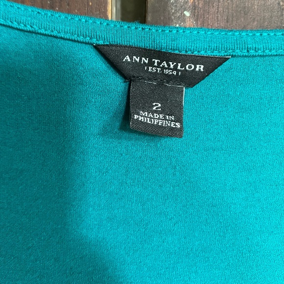 Ann Taylor wrap front dress size 2 - Picture 5 of 6